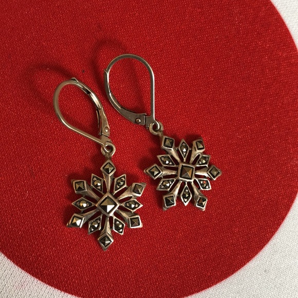 Cute 925 silver star snowflake earrings Made in Thailand - Picture 4 of 5